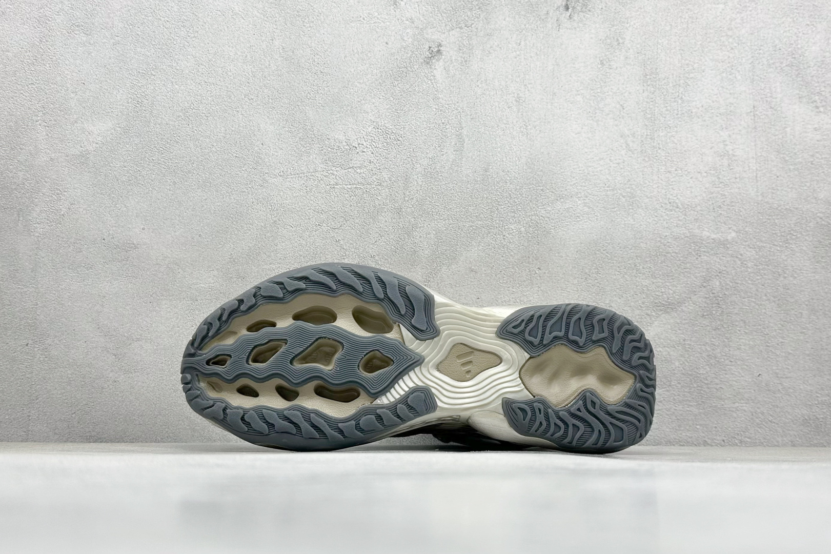 AdidCLIMACOOL XLG 4.0 复古休闲老爹鞋 JQ4947