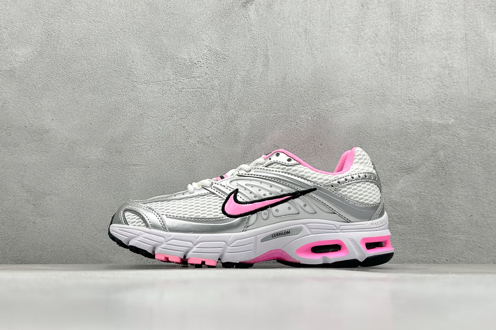 Nike Air Max Moto 2K 百搭舒适耐磨 低帮跑步鞋 HQ2056-101