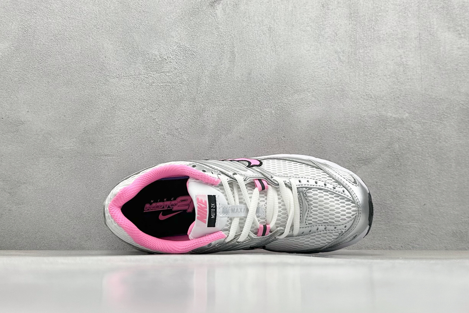 Nike Air Max Moto 2K 百搭舒适耐磨 低帮跑步鞋 HQ2056-101