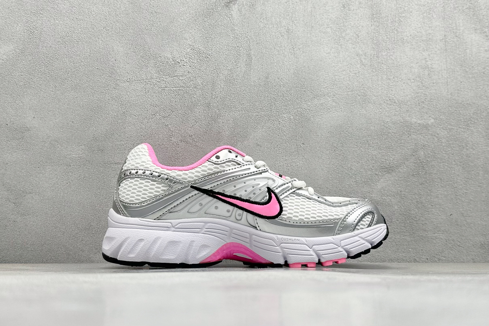 Nike Air Max Moto 2K 百搭舒适耐磨 低帮跑步鞋 HQ2056-101