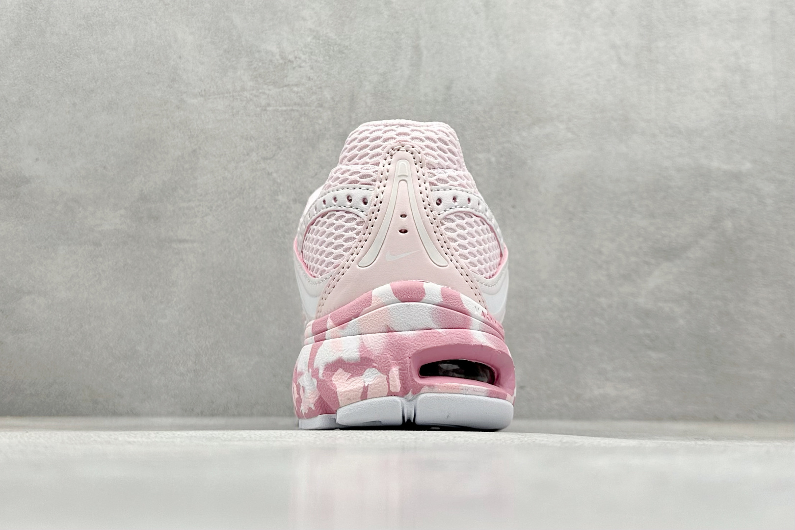 Nike Air Max Moto 2K 百搭舒适耐磨 低帮跑步鞋 HQ2056-108