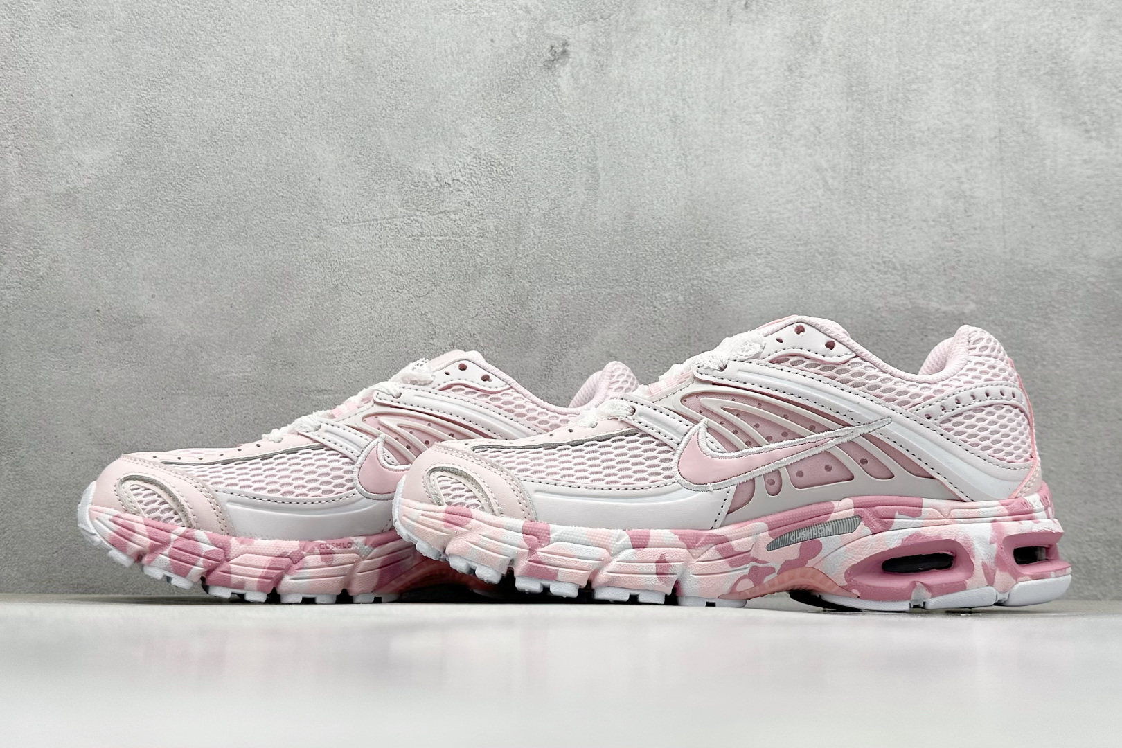 Nike Air Max Moto 2K 百搭舒适耐磨 低帮跑步鞋 HQ2056-108
