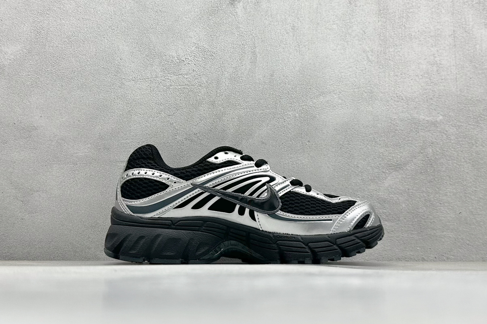 Nike Air Max Moto 2K 百搭舒适耐磨 低帮跑步鞋 HQ2056-007