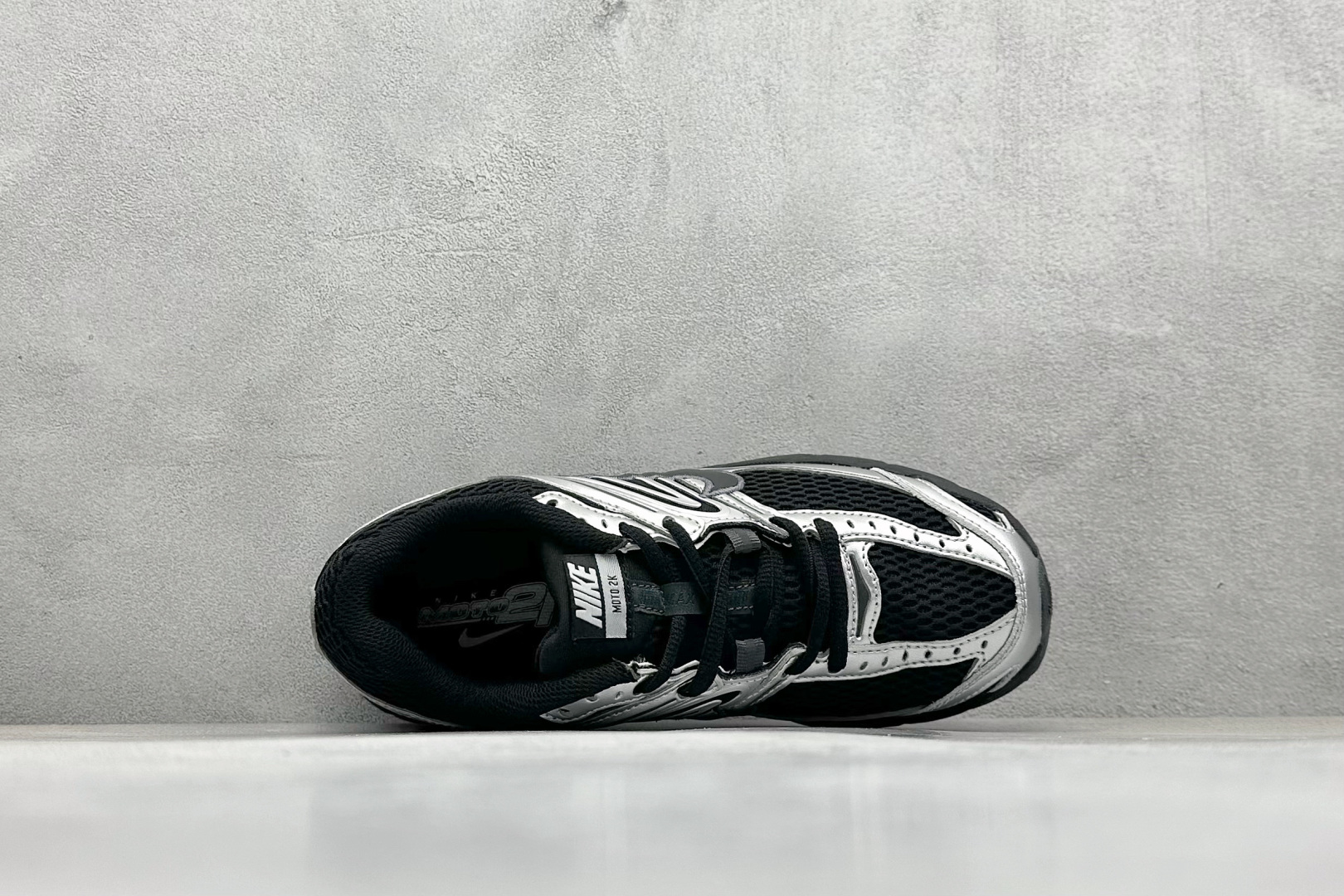 Nike Air Max Moto 2K 百搭舒适耐磨 低帮跑步鞋 HQ2056-007