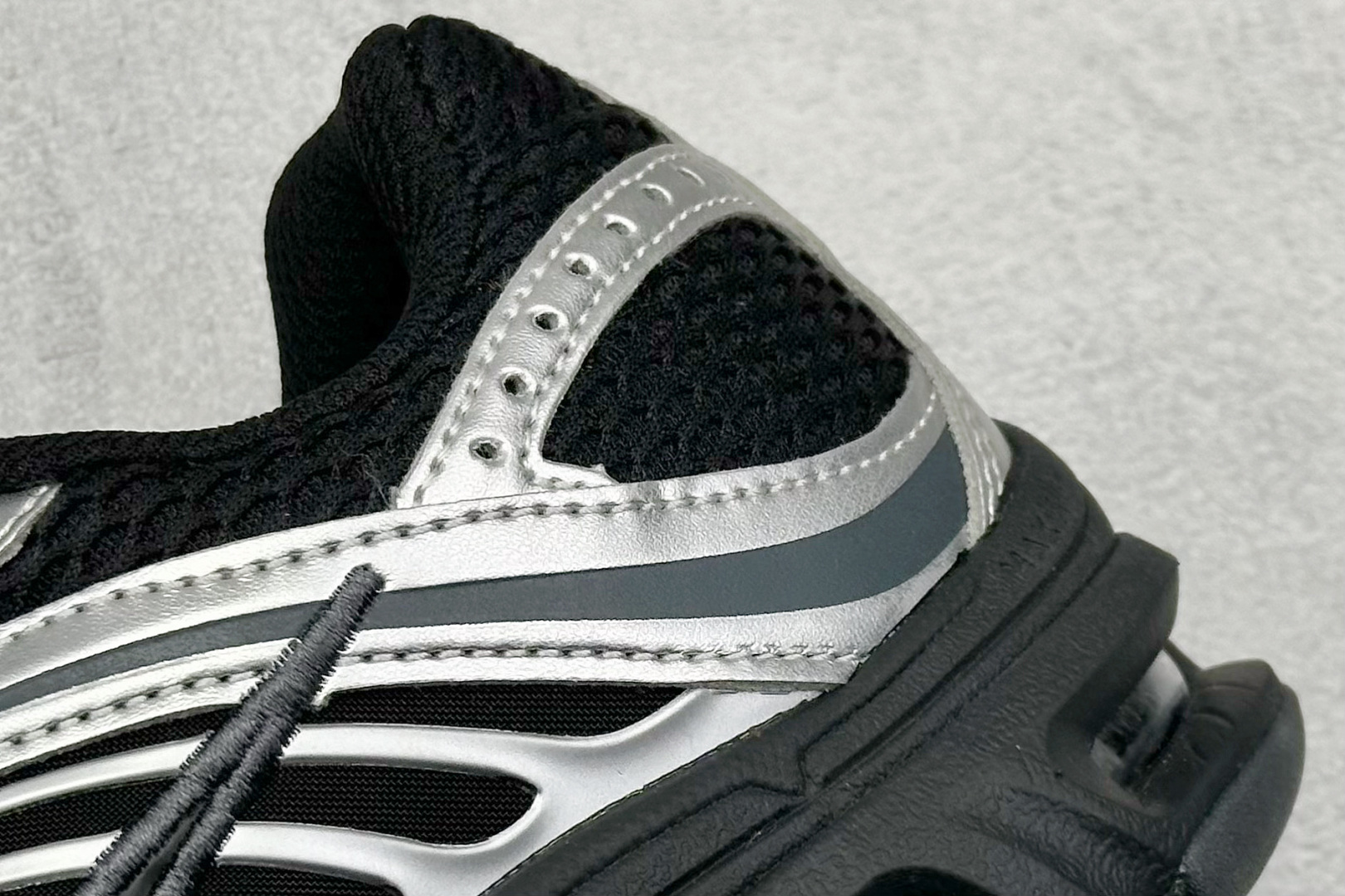 Nike Air Max Moto 2K 百搭舒适耐磨 低帮跑步鞋 HQ2056-007
