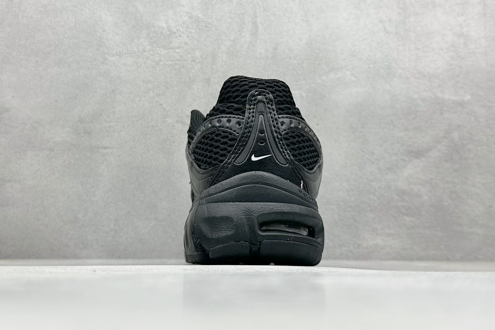 Nike Air Max Moto 2K 百搭舒适耐磨 低帮跑步鞋 HQ2056-008
