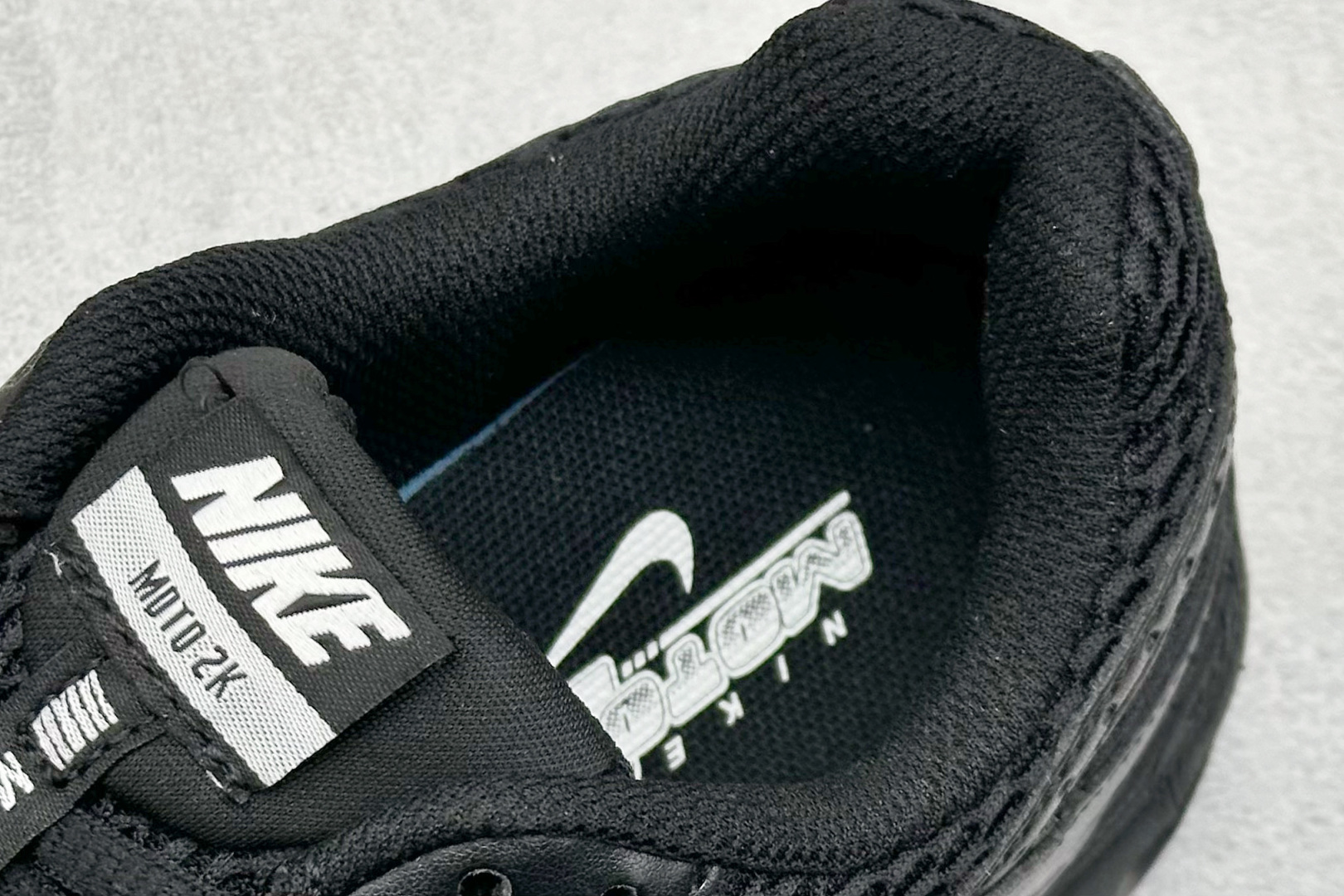 Nike Air Max Moto 2K 百搭舒适耐磨 低帮跑步鞋 HQ2056-008