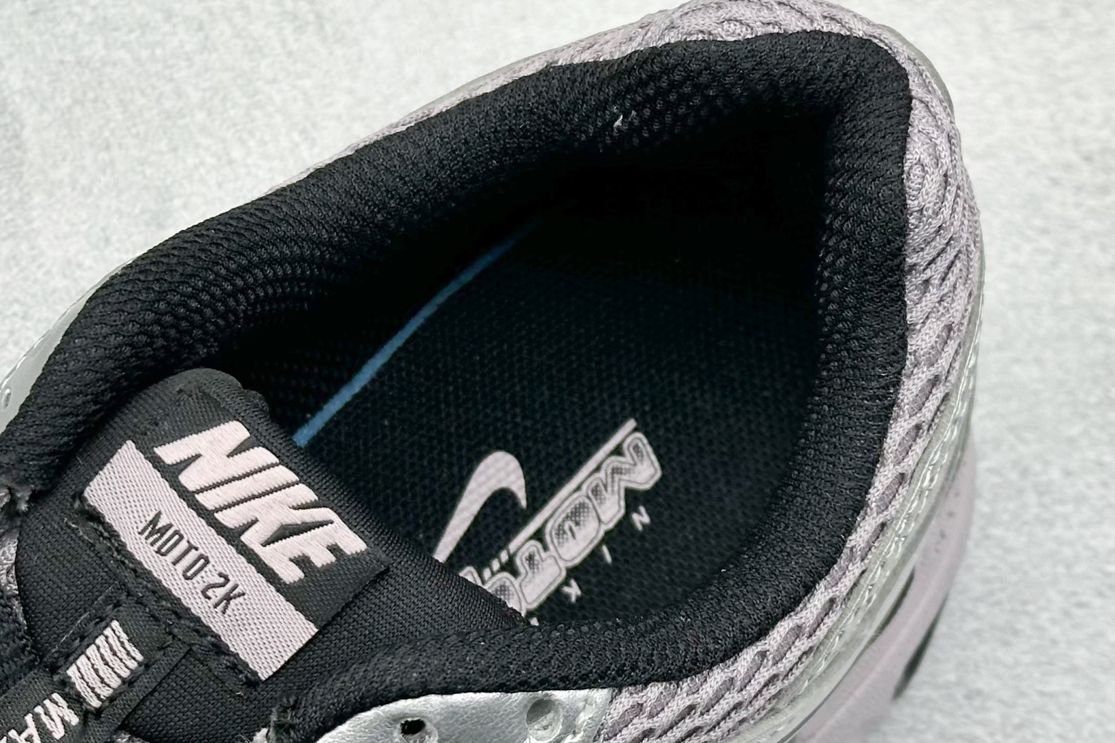 Nike Air Max Moto 2K 百搭舒适耐磨 低帮跑步鞋 HQ2056-200