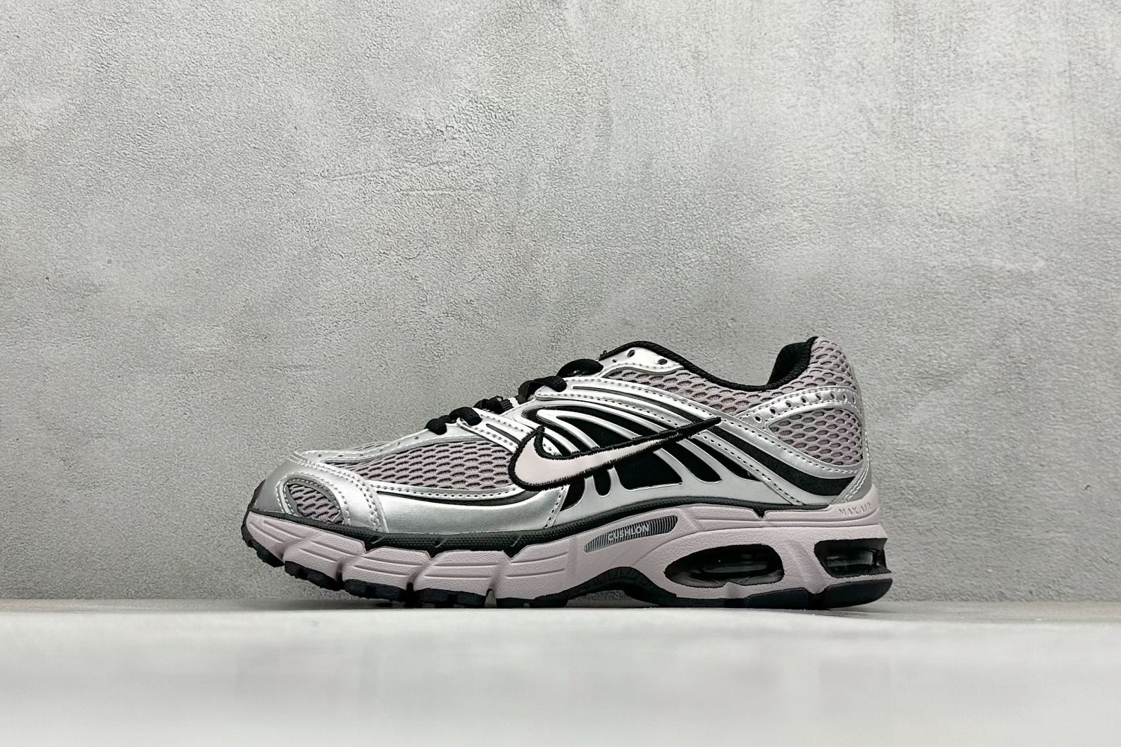 Nike Air Max Moto 2K 百搭舒适耐磨 低帮跑步鞋 HQ2056-200