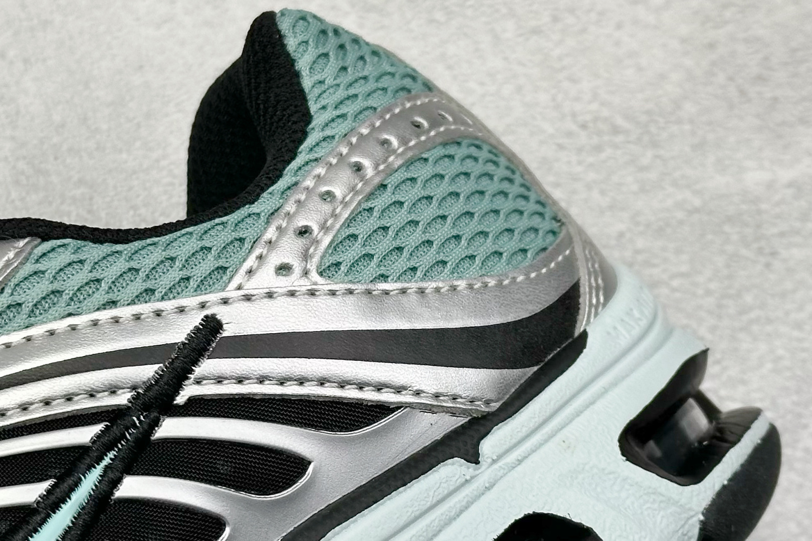 Nike Air Max Moto 2K 百搭舒适耐磨 低帮跑步鞋 HQ2056-006
