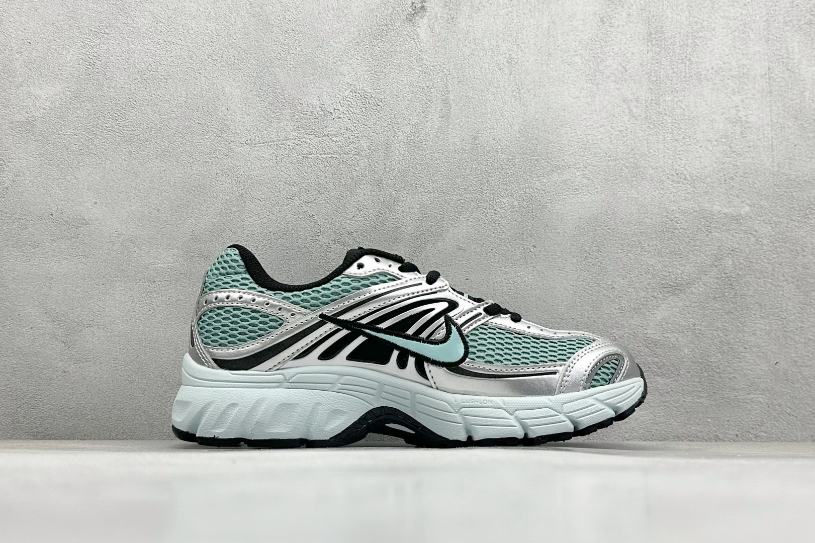 Nike Air Max Moto 2K 百搭舒适耐磨 低帮跑步鞋 HQ2056-006
