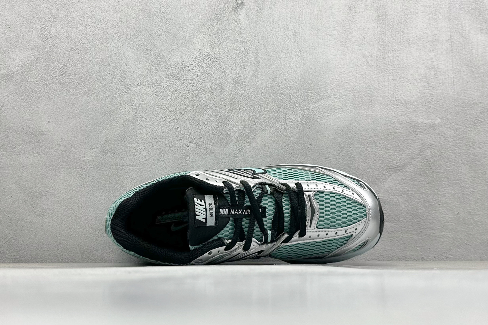 Nike Air Max Moto 2K 百搭舒适耐磨 低帮跑步鞋 HQ2056-006
