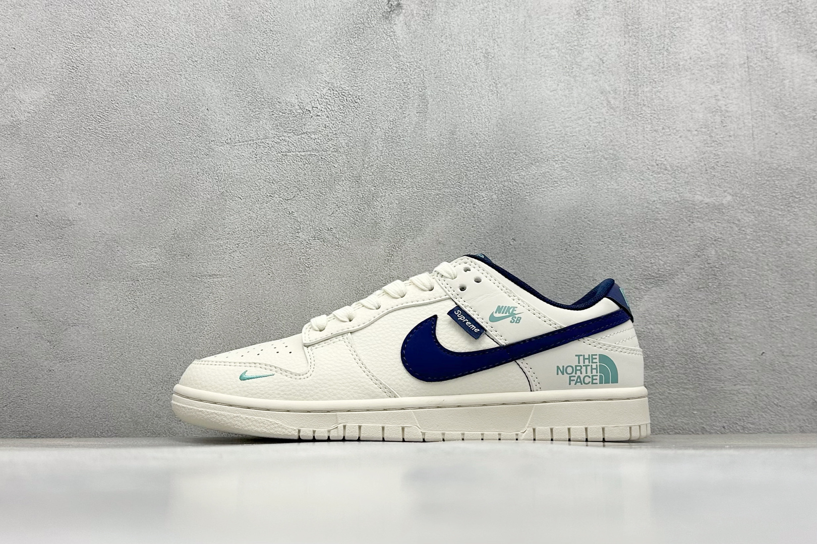Nike SB Dunk Low x The North Face 白蓝双小勾  XD1588-224