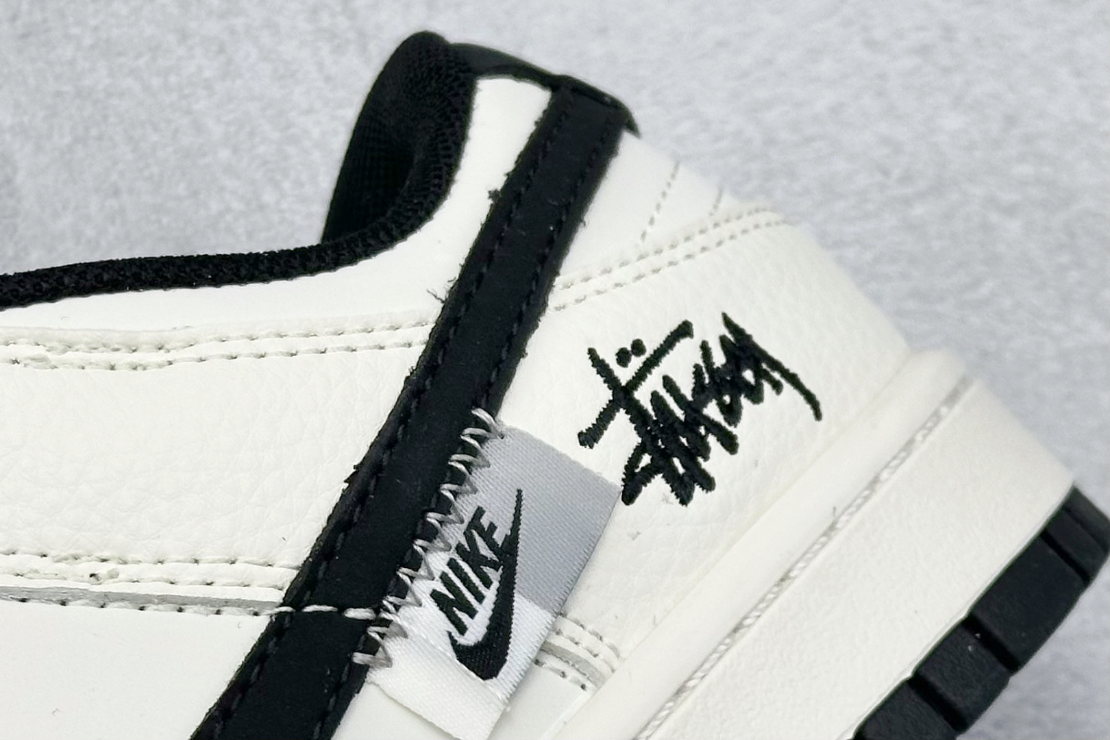 Nike Air Force 1 Low 07 x Stussy 白黑闪电  QW5836-018