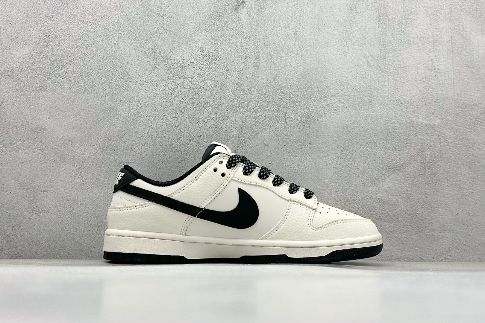 Nike Air Force 1 Low 07 x Stussy 白黑闪电  QW5836-018