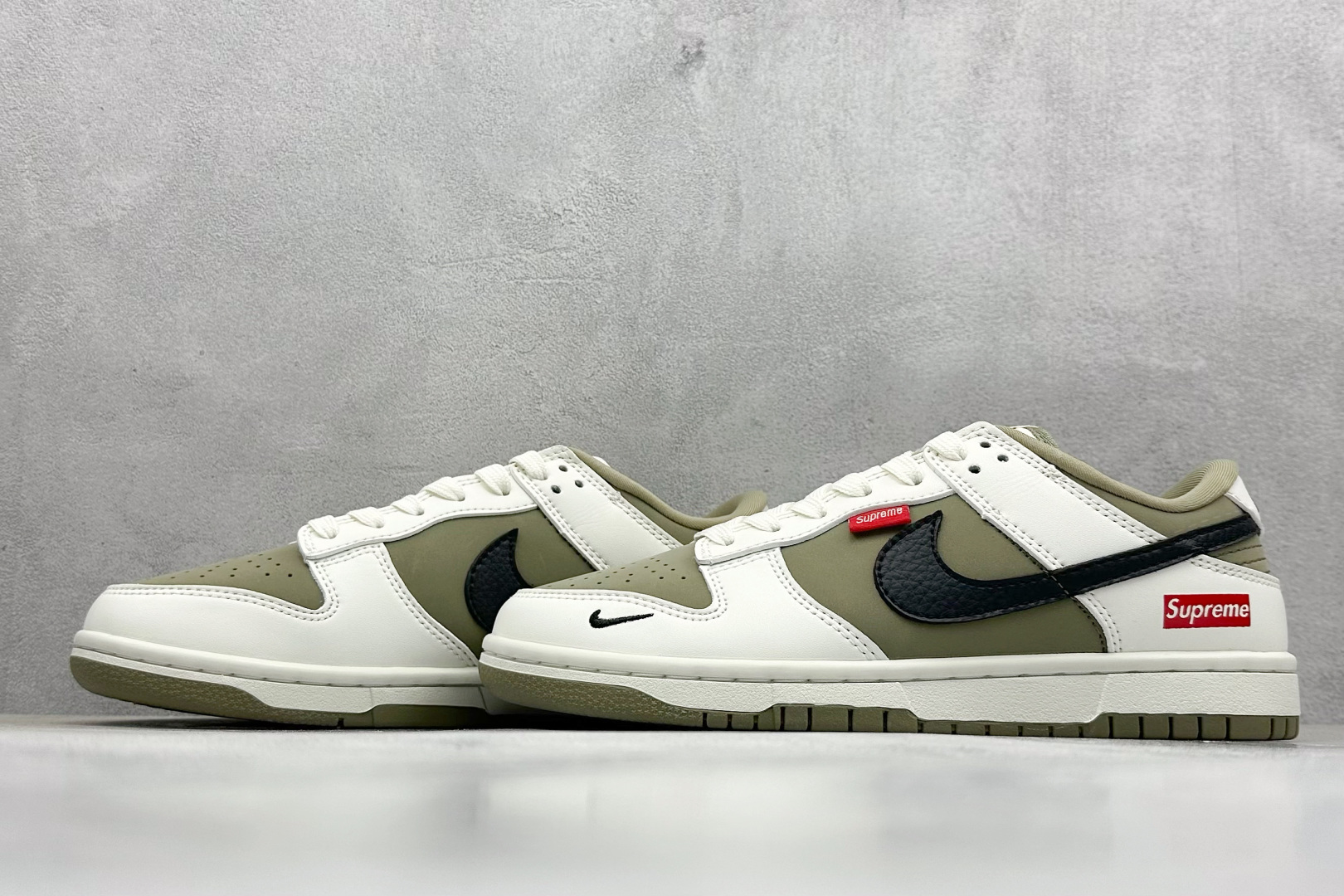 福利特价
Nk SB Dunk Low Supreme联名-解放绿 
周年高端定制 低帮休闲板鞋 #定制