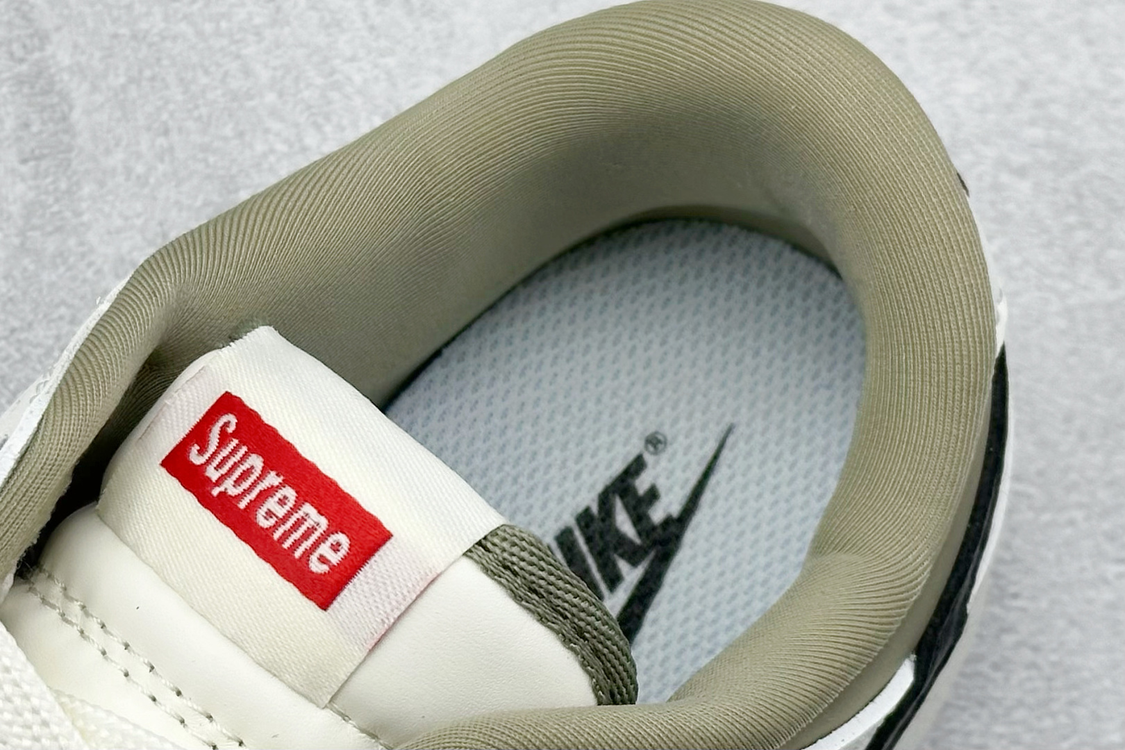 福利特价
Nk SB Dunk Low Supreme联名-解放绿 
周年高端定制 低帮休闲板鞋 #定制