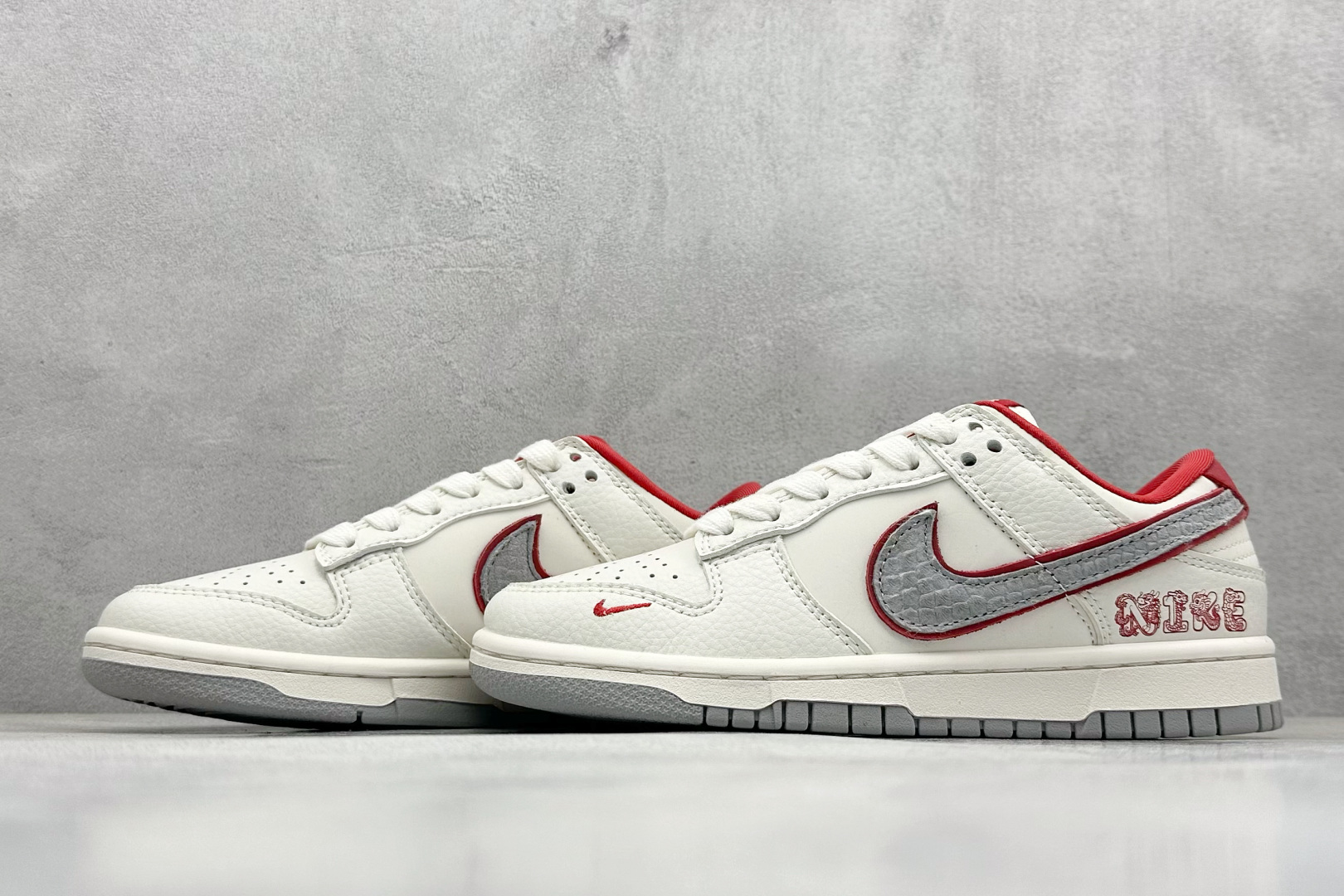 福利特价
Nk SB Dunk Low 龙年限定联名 周年高端定制 低帮休闲板鞋
#定制鞋盒 大厂纯原