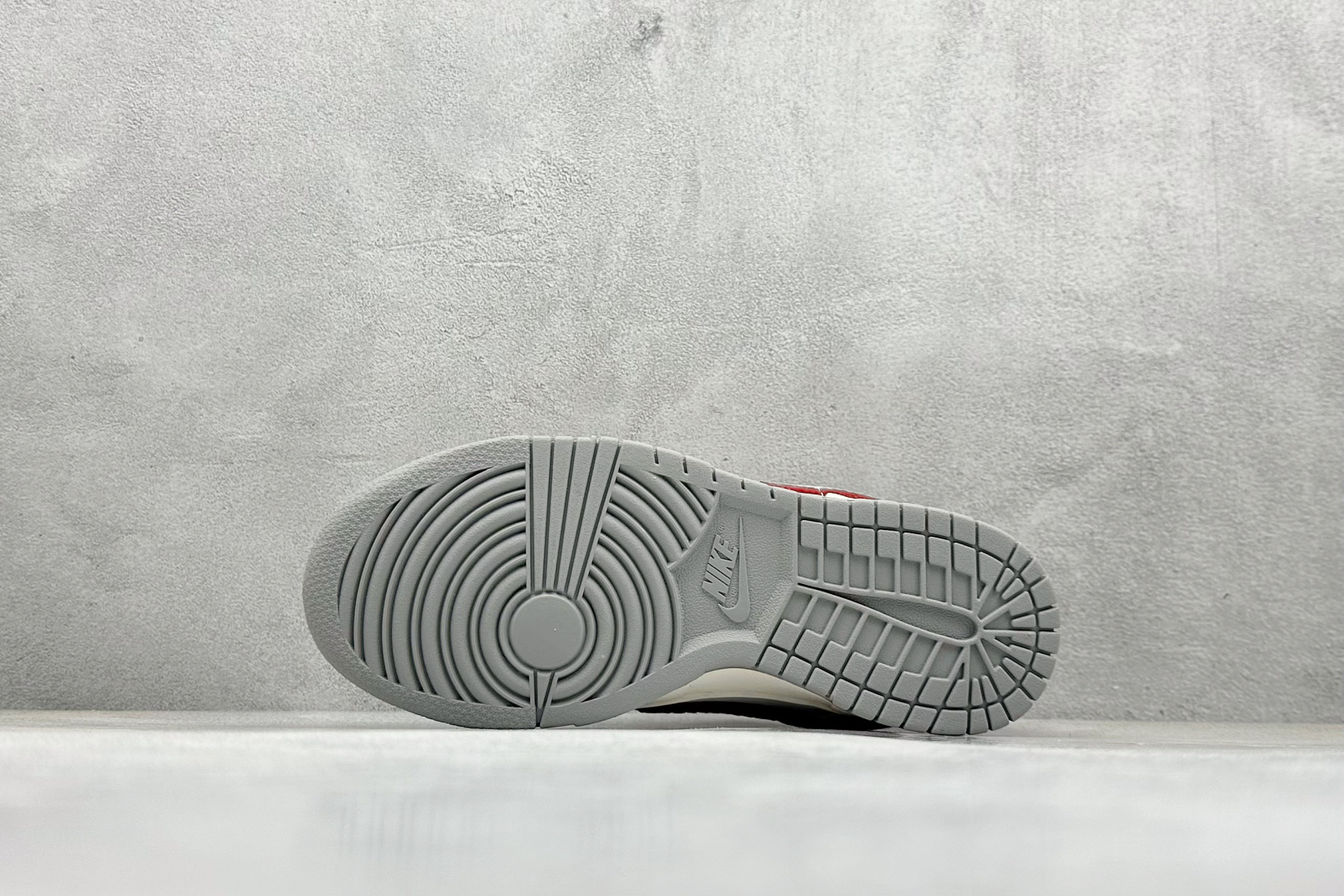 福利特价
Nk SB Dunk Low 龙年限定联名 周年高端定制 低帮休闲板鞋
#定制鞋盒 大厂纯原