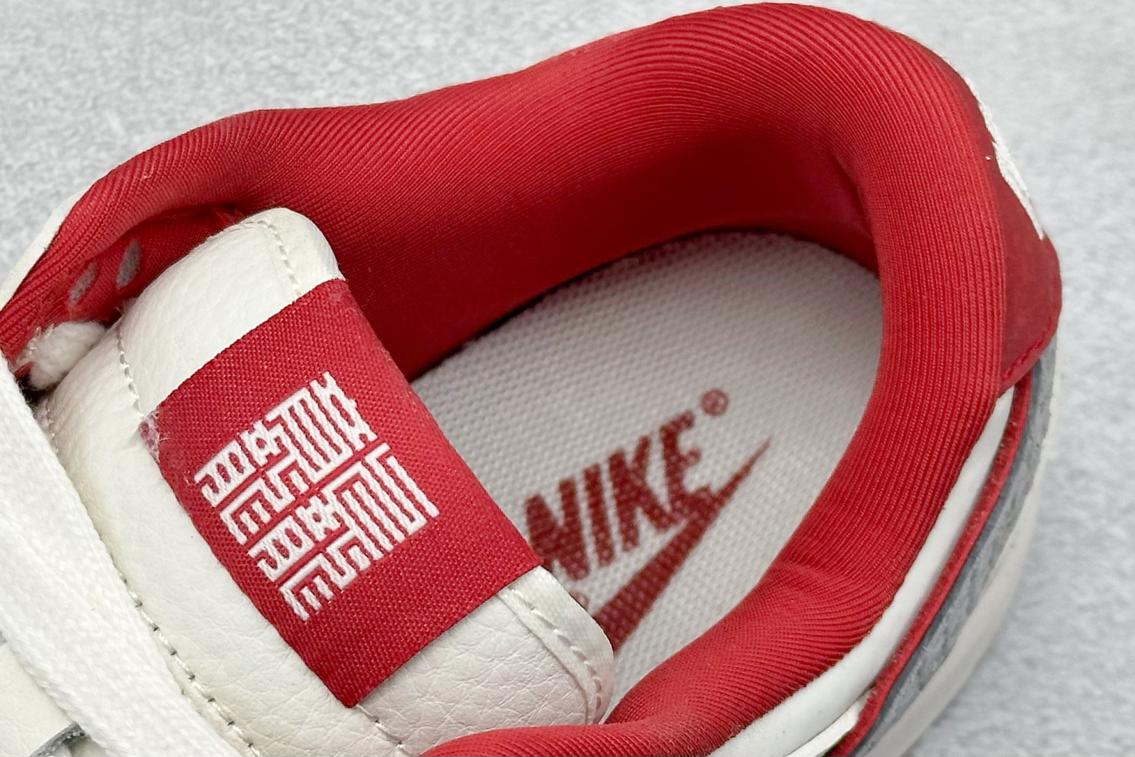 福利特价
Nk SB Dunk Low 龙年限定联名 周年高端定制 低帮休闲板鞋
#定制鞋盒 大厂纯原