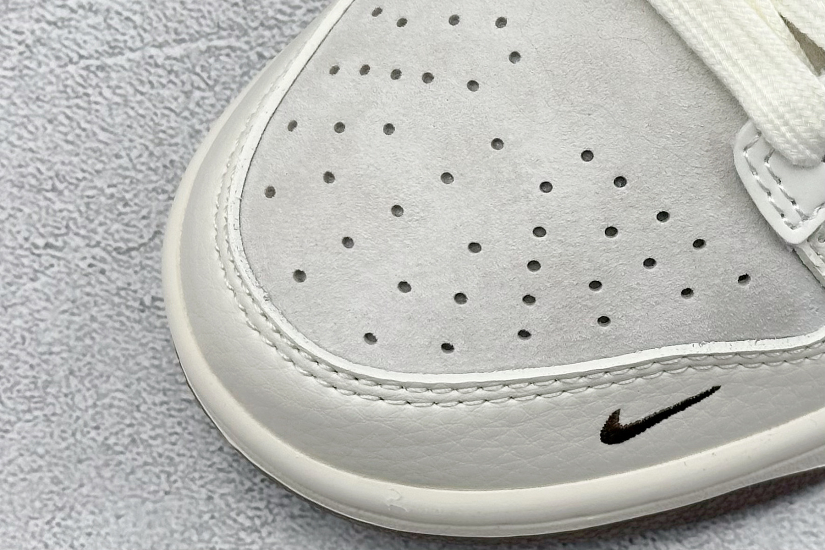 福利特价
Nk SB Dunk Low 北面联名 周年高端定制 低帮休闲板鞋
#定制鞋盒 大厂纯原品质