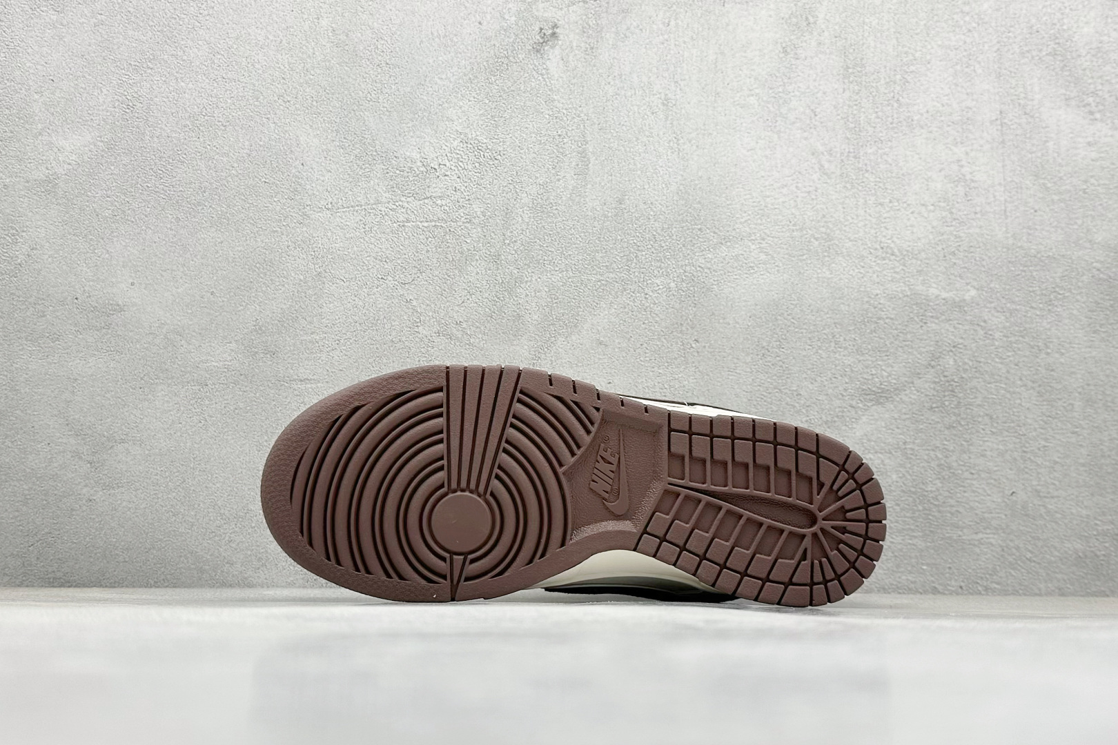 福利特价
Nk SB Dunk Low 北面联名 周年高端定制 低帮休闲板鞋
#定制鞋盒 大厂纯原品质