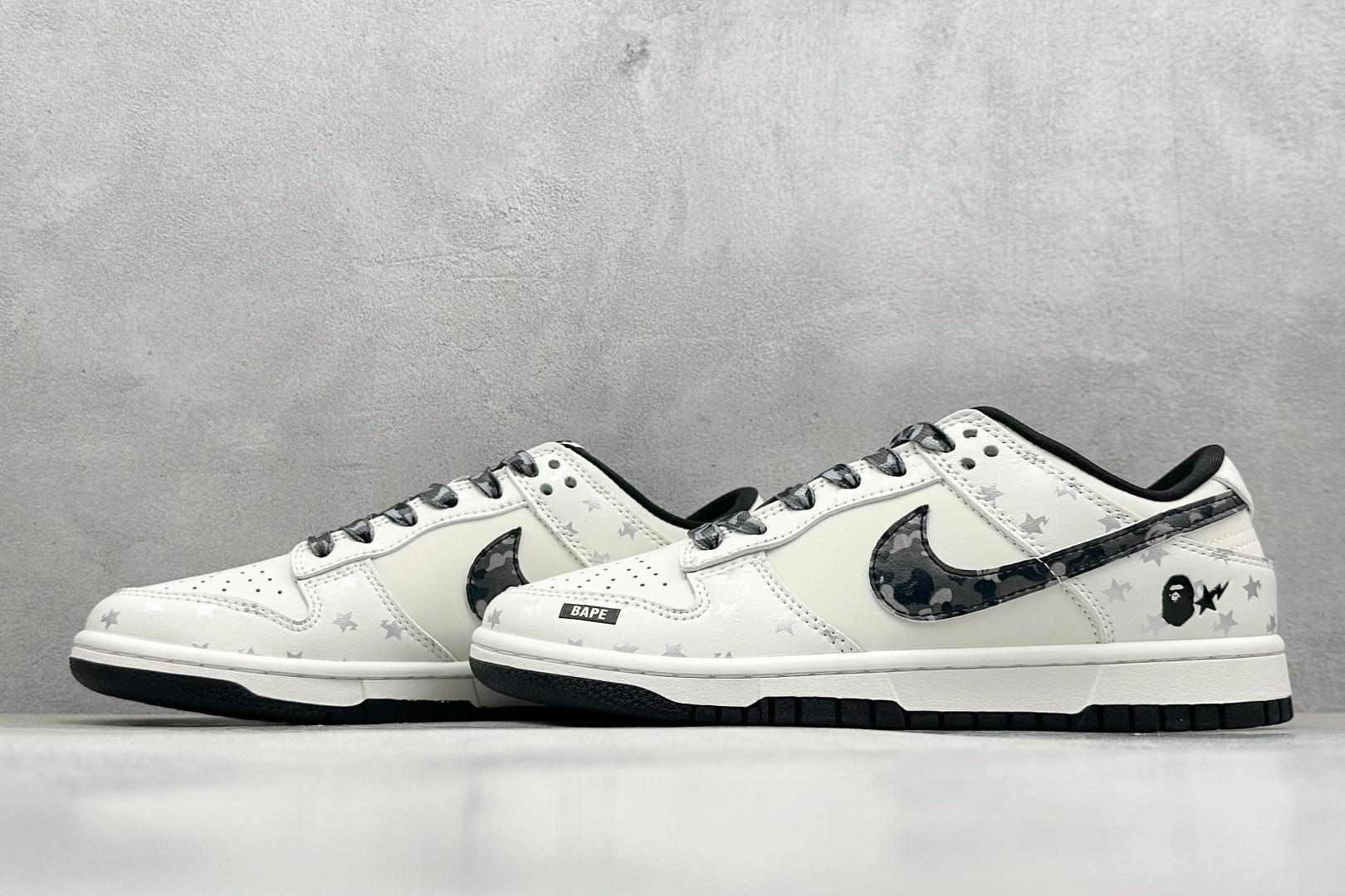 福利特价
Nk SB Dunk Low 猿人头联名 周年高端定制 低帮休闲板鞋
#定制鞋盒 大厂纯原品