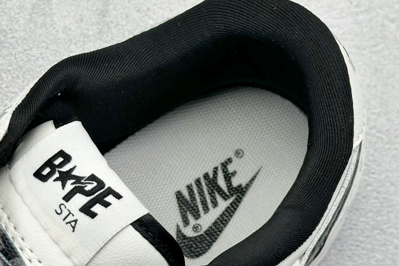 福利特价
Nk SB Dunk Low 猿人头联名 周年高端定制 低帮休闲板鞋
#定制鞋盒 大厂纯原品