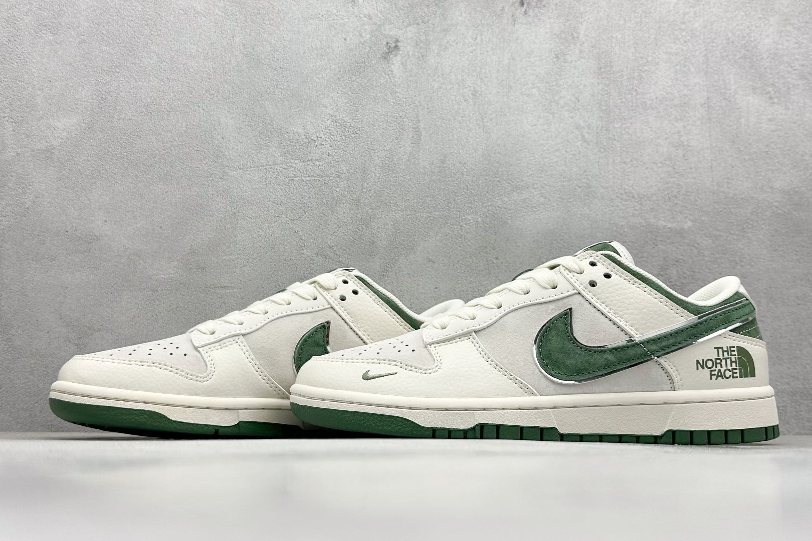 福利特价
Nk SB Dunk Low 北面联名 周年高端定制 低帮休闲板鞋
#定制鞋盒 大厂纯原品质