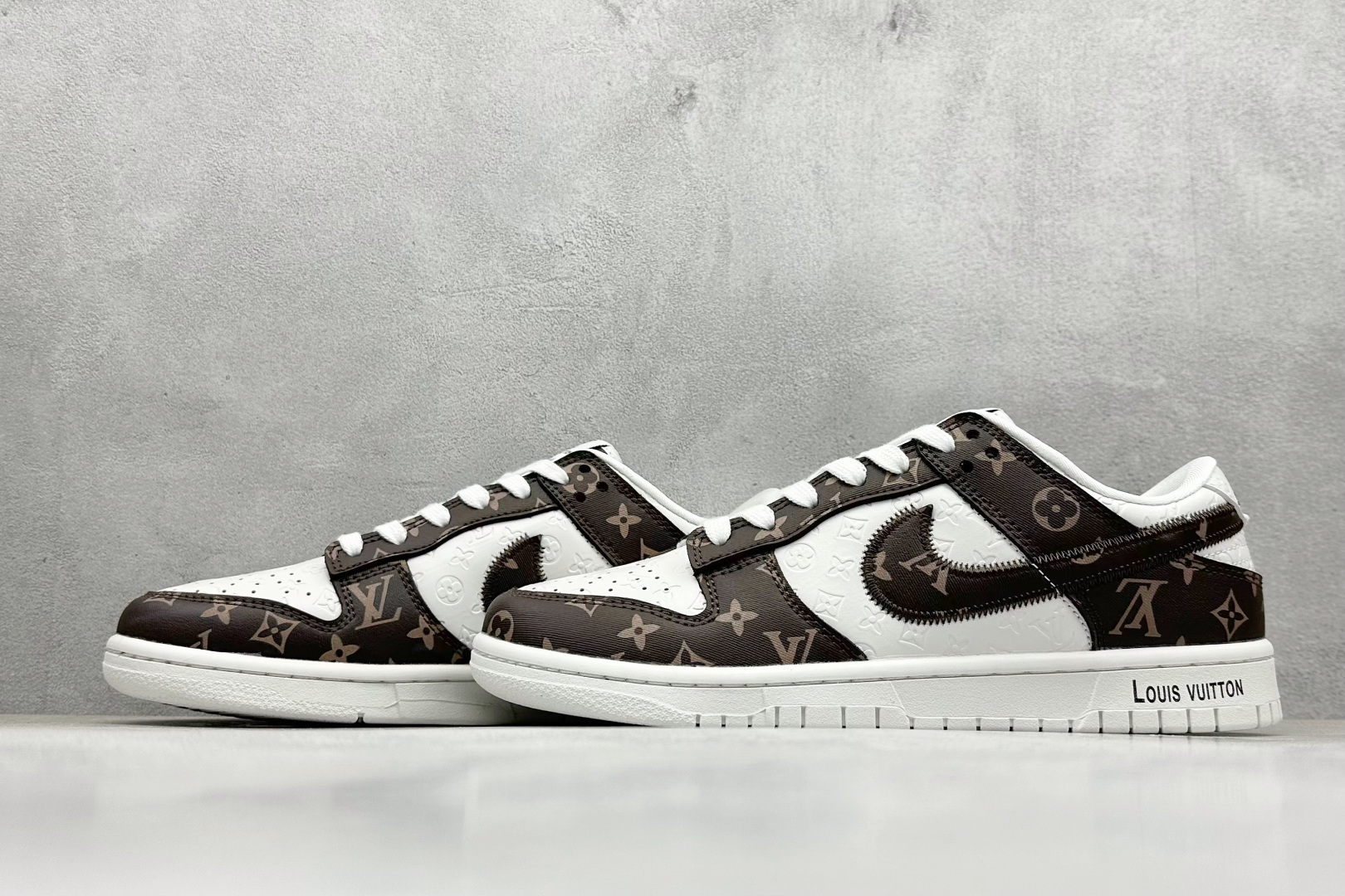 福利特价
Nk SB Dunk Low LV联名 周年高端定制 低帮休闲板鞋
#定制鞋盒 大厂纯原品质