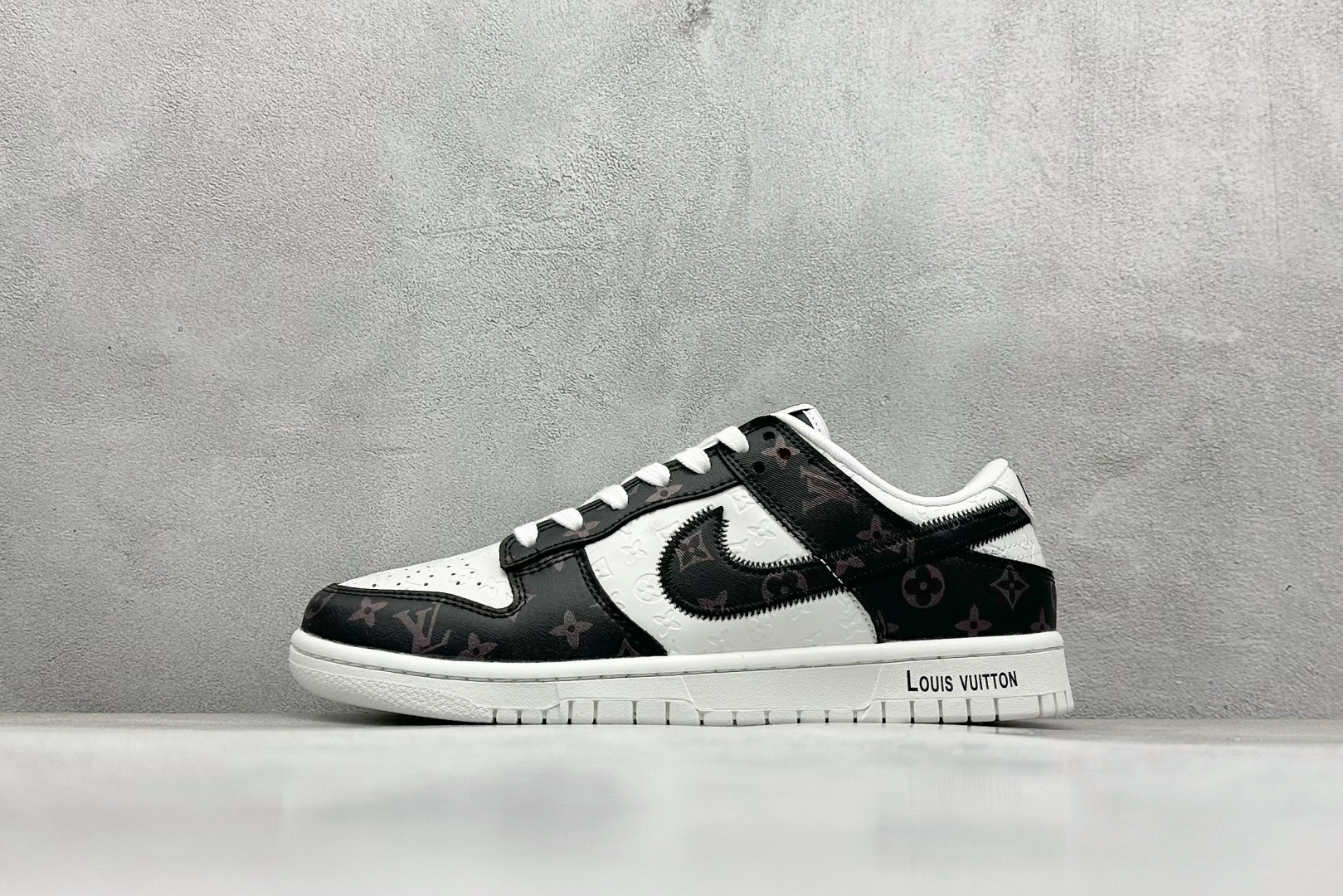 福利特价
Nk SB Dunk Low LV联名 周年高端定制 低帮休闲板鞋
#定制鞋盒 大厂纯原品质