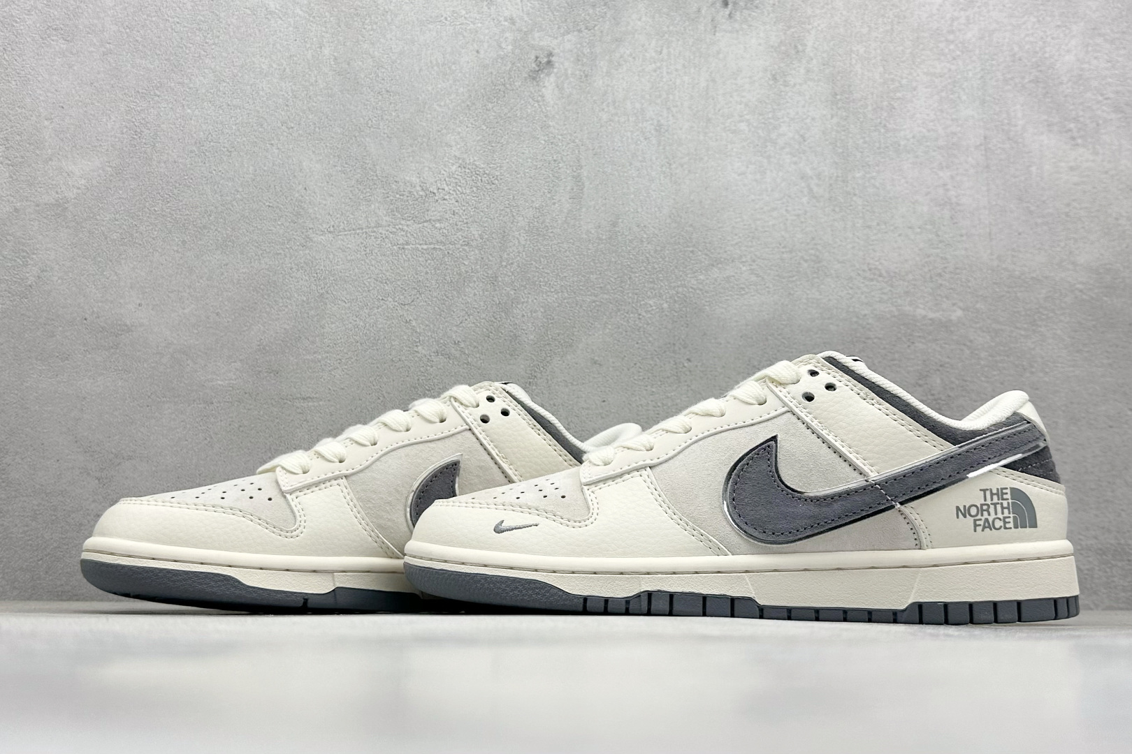 福利特价
Nk SB Dunk Low 北面联名 周年高端定制 低帮休闲板鞋
#定制鞋盒 大厂纯原品质