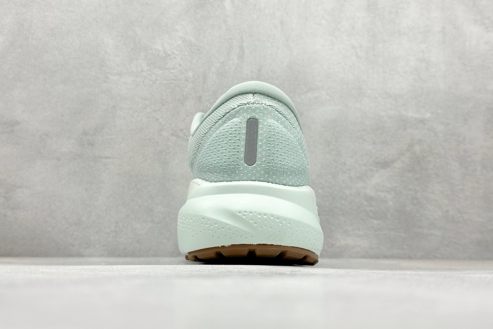 Brooks 布鲁克斯 Adrenaline GTS 24 超弹轻盈跑步鞋 低帮透气缓震支撑休闲运动慢跑鞋  120426 1B 445