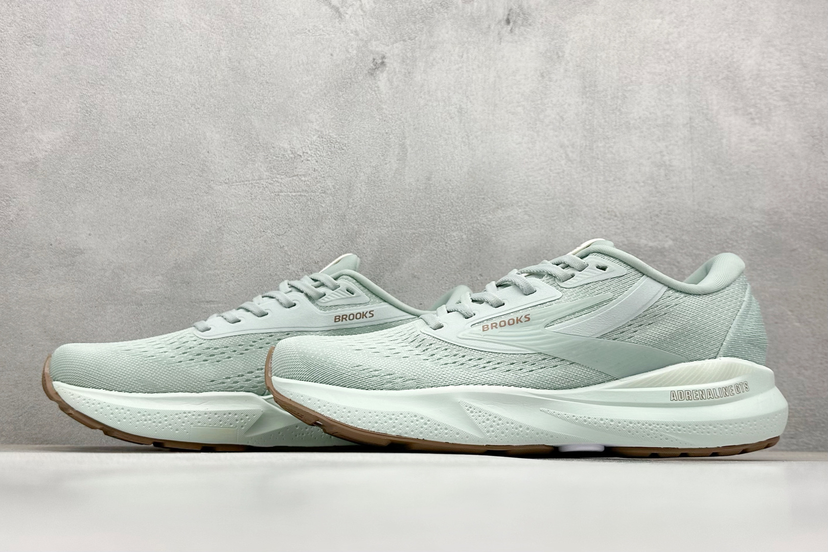 Brooks 布鲁克斯 Adrenaline GTS 24 超弹轻盈跑步鞋 低帮透气缓震支撑休闲运动慢跑鞋  120426 1B 445