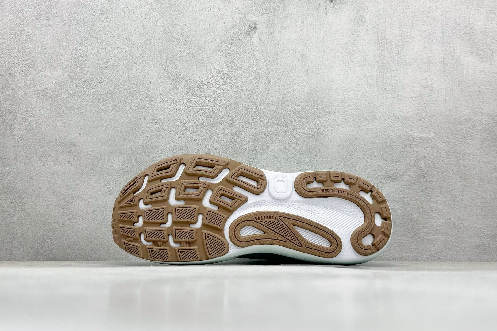 Brooks 布鲁克斯 Adrenaline GTS 24 超弹轻盈跑步鞋 低帮透气缓震支撑休闲运动慢跑鞋  120426 1B 445