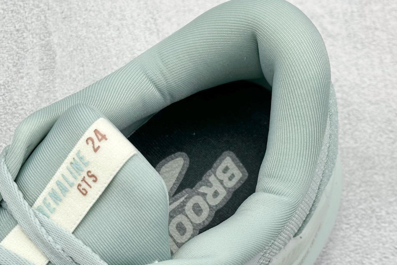Brooks 布鲁克斯 Adrenaline GTS 24 超弹轻盈跑步鞋 低帮透气缓震支撑休闲运动慢跑鞋  120426 1B 445