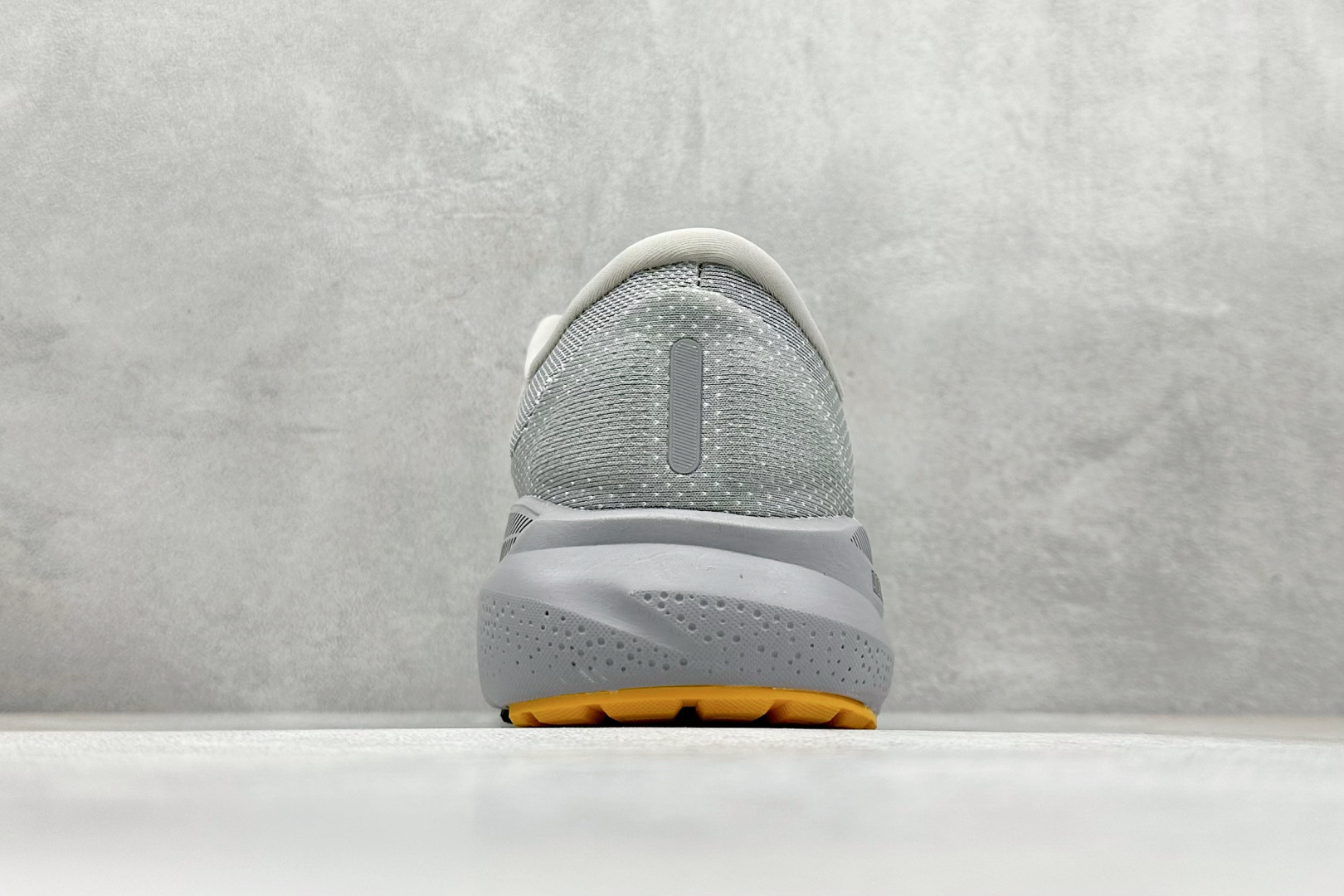 Brooks 布鲁克斯 Adrenaline GTS 24 超弹轻盈跑步鞋 低帮透气缓震支撑休闲运动慢跑鞋  110437 1D 084