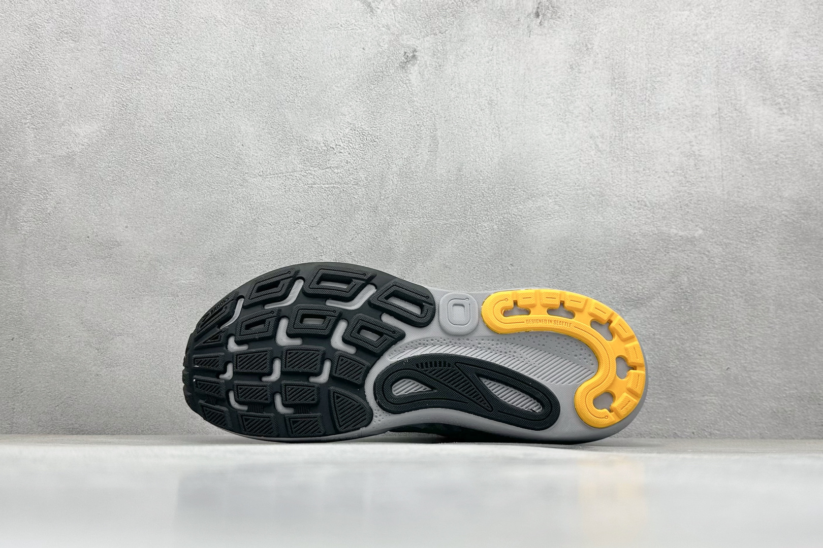 Brooks 布鲁克斯 Adrenaline GTS 24 超弹轻盈跑步鞋 低帮透气缓震支撑休闲运动慢跑鞋  110437 1D 084
