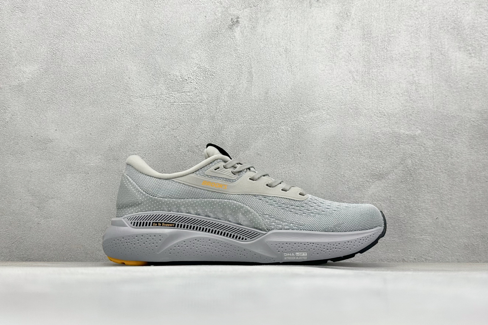 Brooks 布鲁克斯 Adrenaline GTS 24 超弹轻盈跑步鞋 低帮透气缓震支撑休闲运动慢跑鞋  110437 1D 084