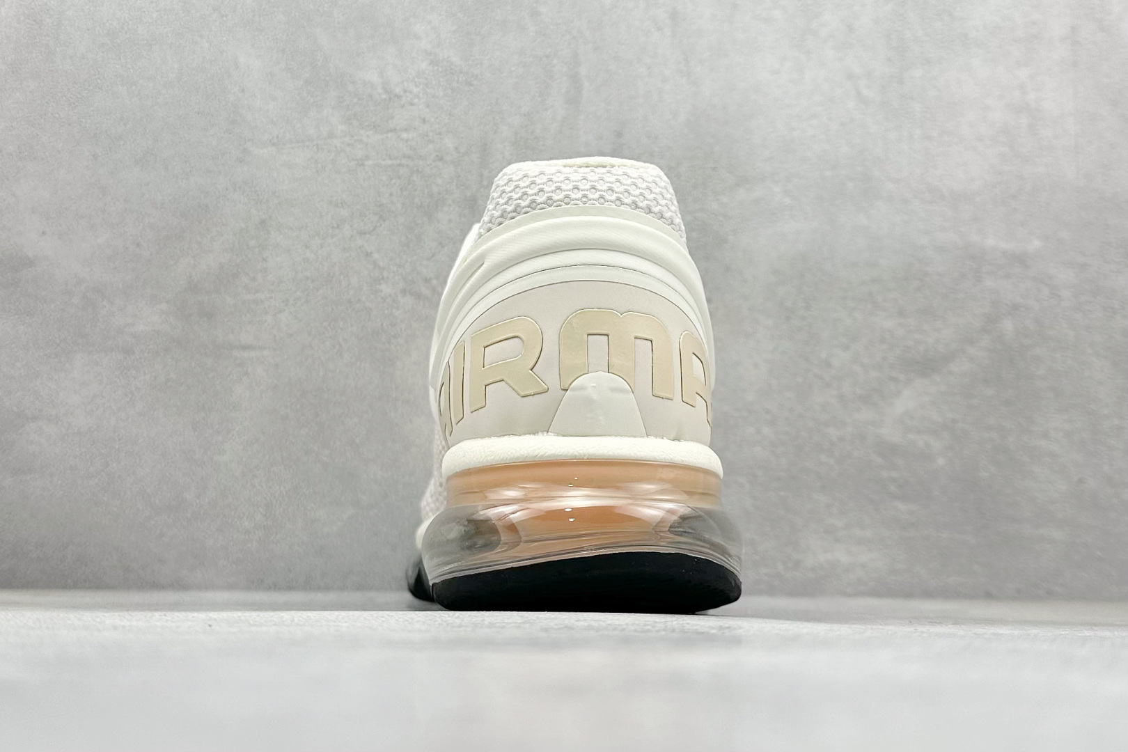 Nike Air Max 2013 舒适时尚耐磨透气 低帮跑步鞋 HF3660-100
