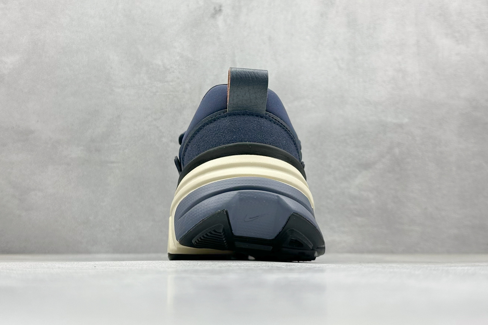 Nike V2K Runtekk Run 减震防滑复古低帮跑步鞋  FN6703-400