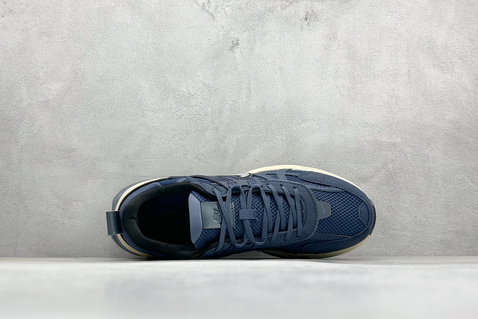 Nike V2K Runtekk Run 减震防滑复古低帮跑步鞋  FN6703-400