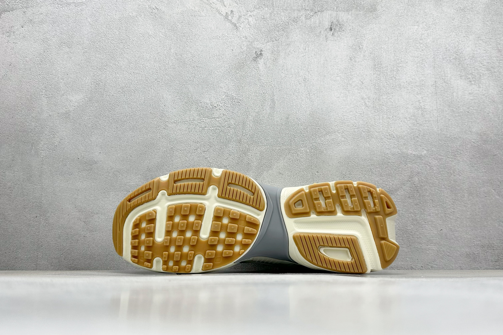 Nike V2K Runtekk Run 减震防滑复古低帮跑步鞋  FD0736-108