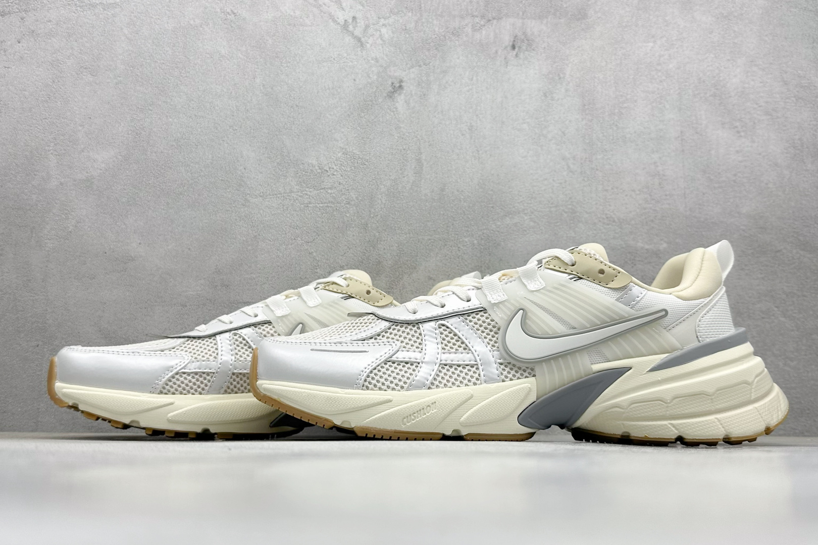 Nike V2K Runtekk Run 减震防滑复古低帮跑步鞋  FD0736-108