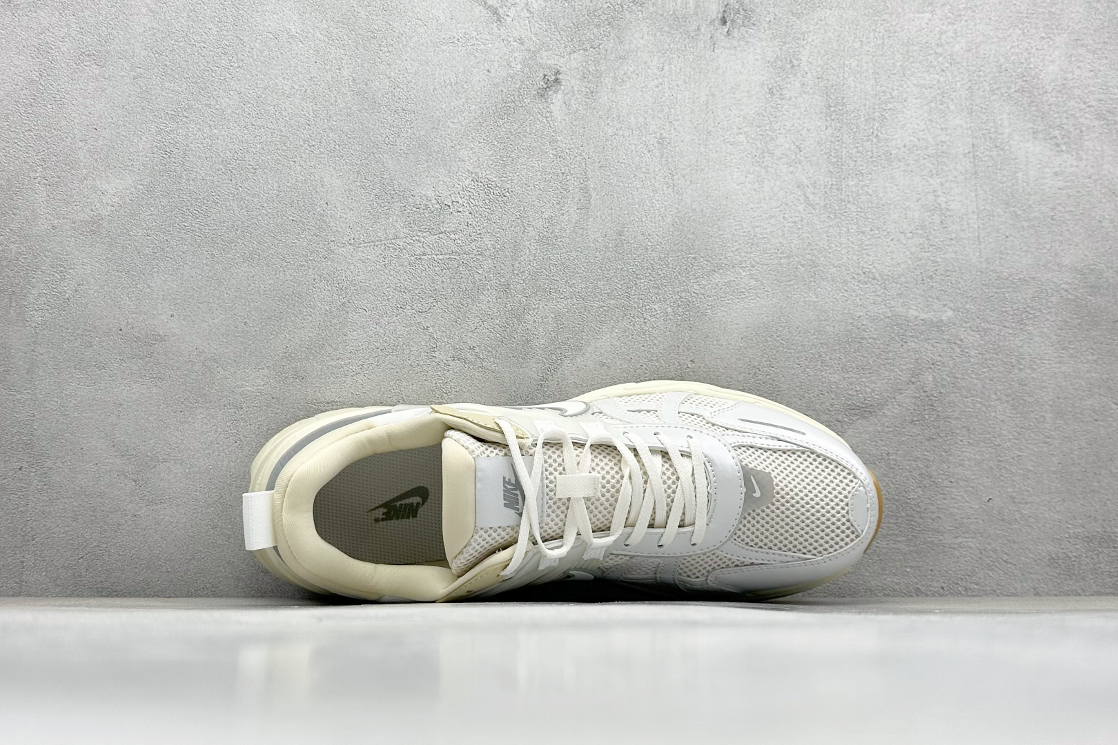 Nike V2K Runtekk Run 减震防滑复古低帮跑步鞋  FD0736-108