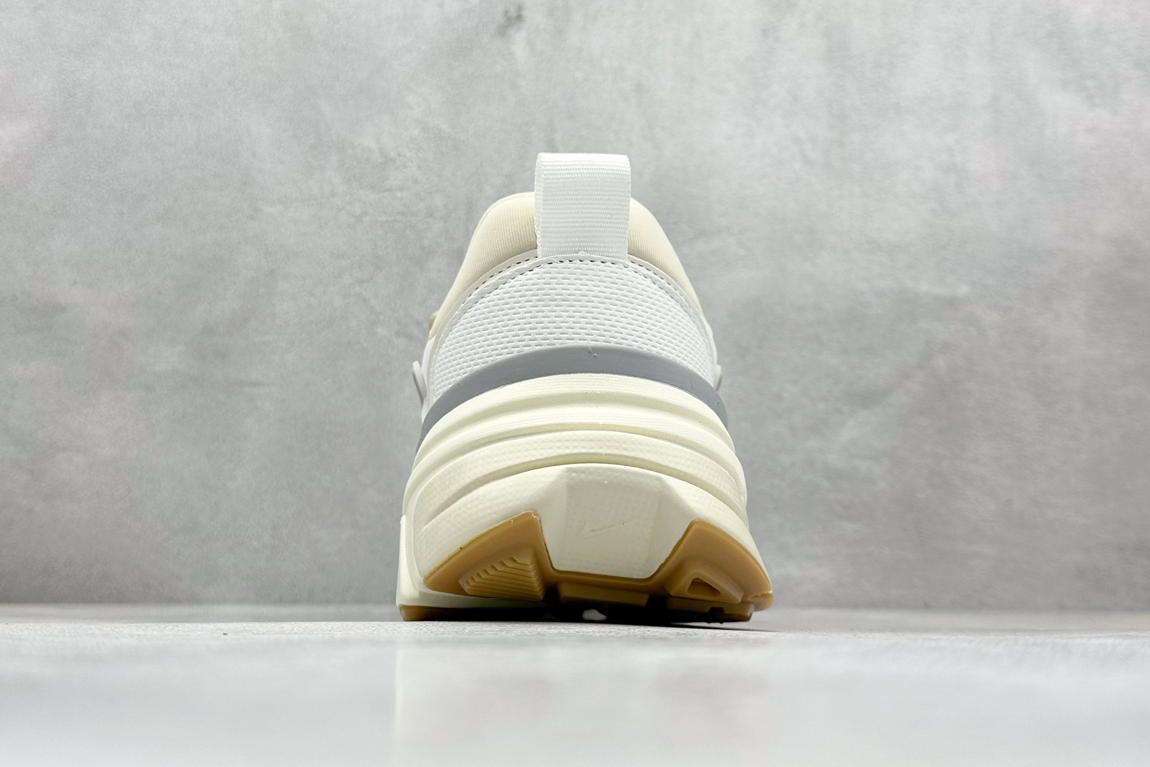 Nike V2K Runtekk Run 减震防滑复古低帮跑步鞋  FD0736-108
