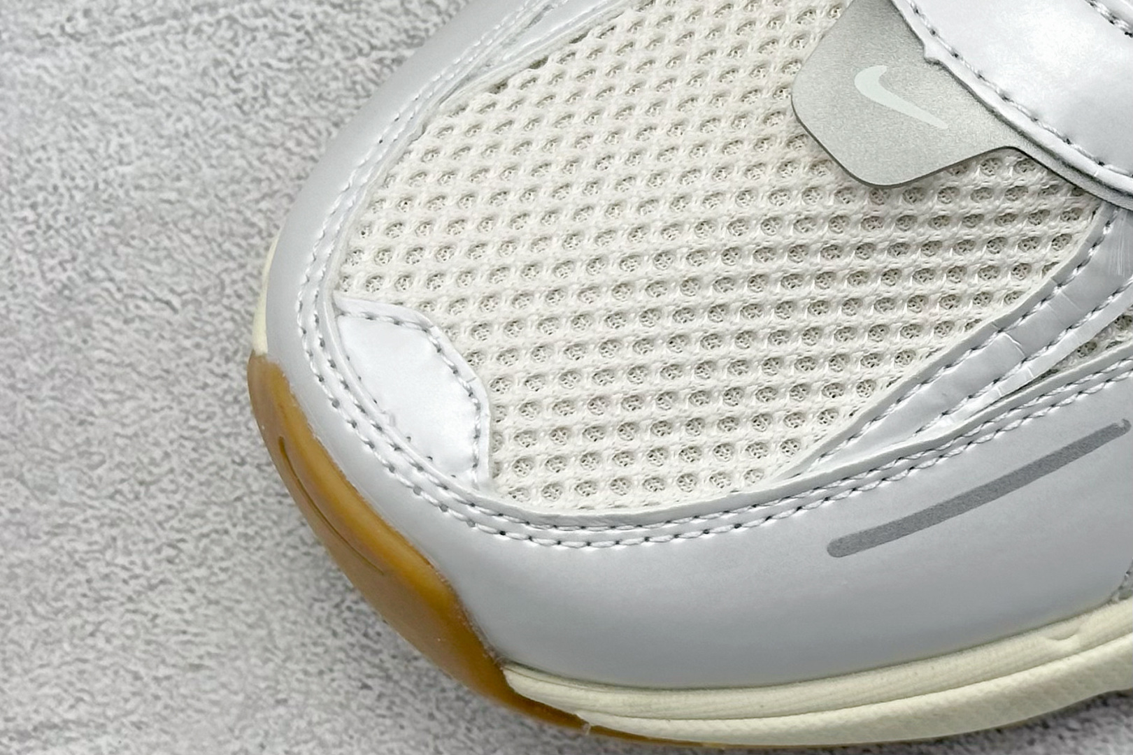 Nike V2K Runtekk Run 减震防滑复古低帮跑步鞋  FD0736-108