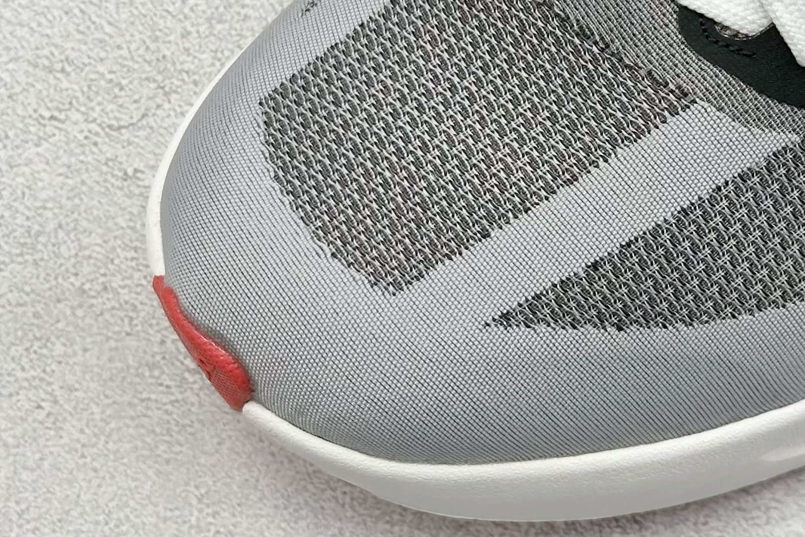 图片[7]-XD版On昂跑 Cloudsurfer Next 舒适百搭防滑耐磨低帮休闲跑步鞋 #原数据开发纸版楦型 #采用人体工程超薄透气网织布鞋面材质#搭镂空CloudTec®️科技泡棉缓震(4.5cm厘米)加厚中底 #外置耐磨防滑橡胶底片！ 尺码：36 36.5 37 38 38.5 39 40 40.5 41 42 42.5 43 44 44.5 45-选品中心