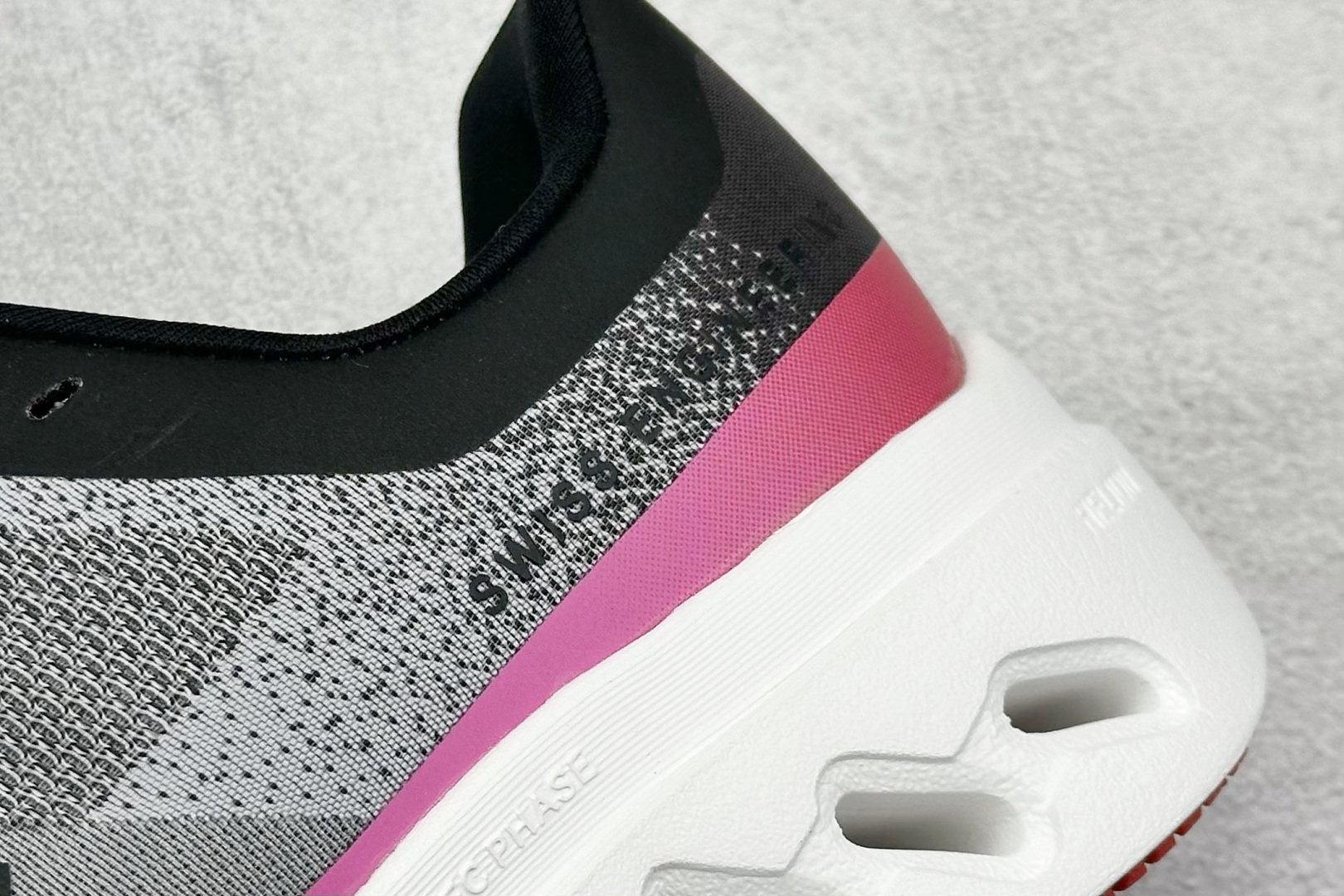 图片[9]-XD版On昂跑 Cloudsurfer Next 舒适百搭防滑耐磨低帮休闲跑步鞋 #原数据开发纸版楦型 #采用人体工程超薄透气网织布鞋面材质#搭镂空CloudTec®️科技泡棉缓震(4.5cm厘米)加厚中底 #外置耐磨防滑橡胶底片！ 尺码：36 36.5 37 38 38.5 39 40 40.5 41 42 42.5 43 44 44.5 45-选品中心