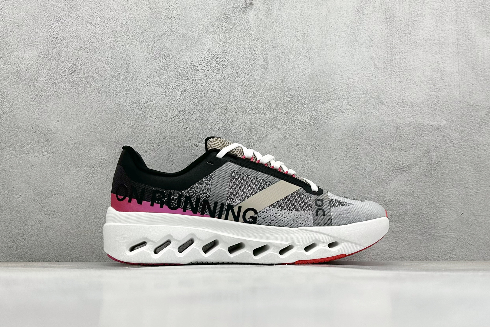 图片[2]-XD版On昂跑 Cloudsurfer Next 舒适百搭防滑耐磨低帮休闲跑步鞋 #原数据开发纸版楦型 #采用人体工程超薄透气网织布鞋面材质#搭镂空CloudTec®️科技泡棉缓震(4.5cm厘米)加厚中底 #外置耐磨防滑橡胶底片！ 尺码：36 36.5 37 38 38.5 39 40 40.5 41 42 42.5 43 44 44.5 45-选品中心